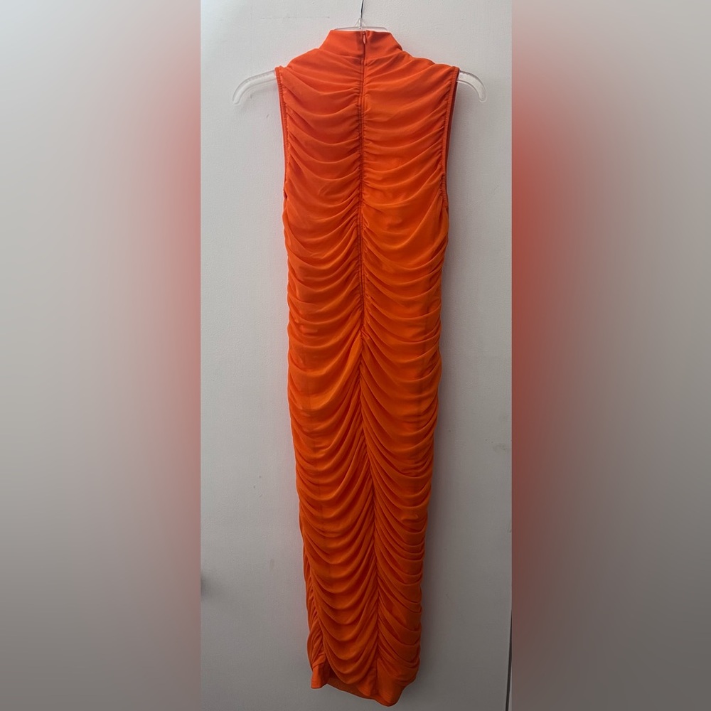 Bodycon Orange Pleated Sleeveless Midi Dress - Picture 2 of 4
